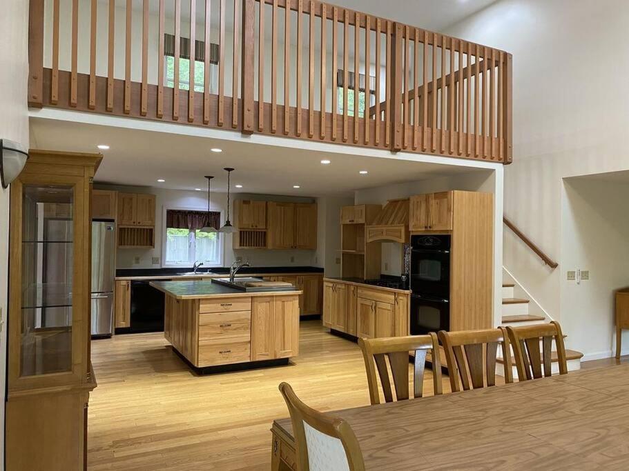 Beautiful Spacious Home W/ Game Room. Gilford Exterior photo