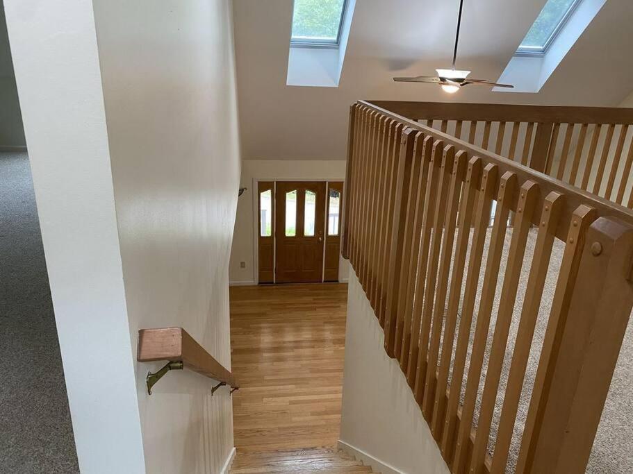 Beautiful Spacious Home W/ Game Room. Gilford Exterior photo